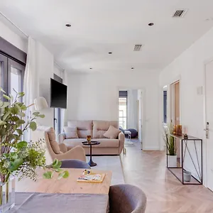 3* Apartahotel Limehome Calle Ancha Del Carmen